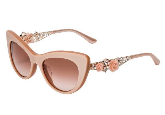 Óculos de acetato, <strong>Dolce & Gabbana</strong>, R$ 1 390, Luxottica Óculos de acetato, <strong>Dolce & Gabbana</strong>, R$ 1 390, Luxottica