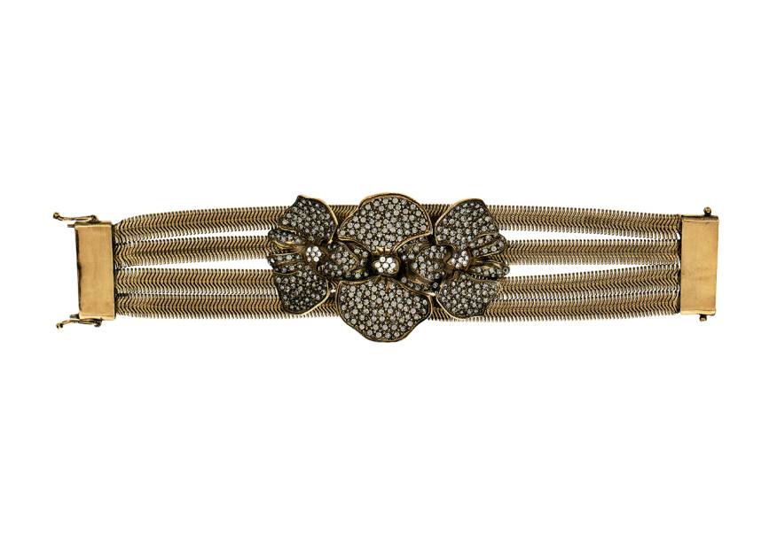 Pulseira de metal, <strong>Hector Albertazzi</strong>, R$ 1 065