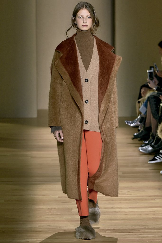 2-agn_fw17_008