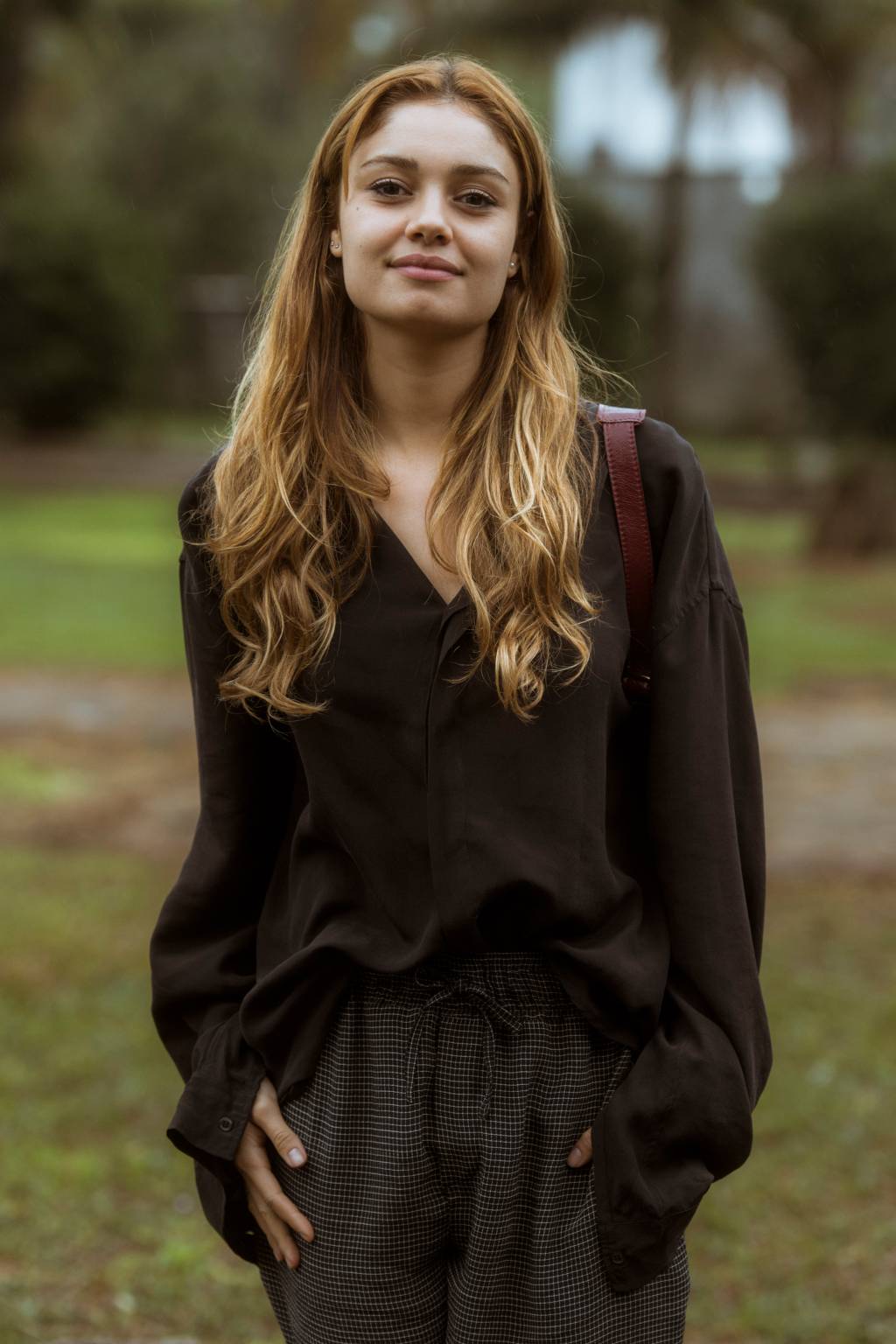 Sophie Charlotte aposta em cabelo dos anos 80 e está quase irreconhecível