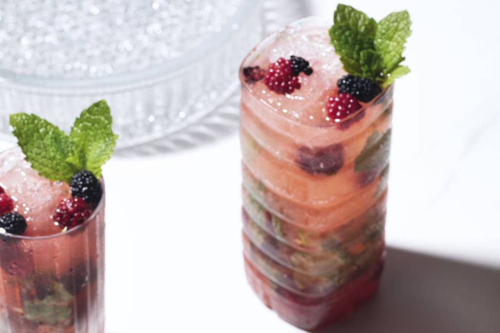 Drink Pérola Negra, com espumante Drink Pérola Negra, com espumante