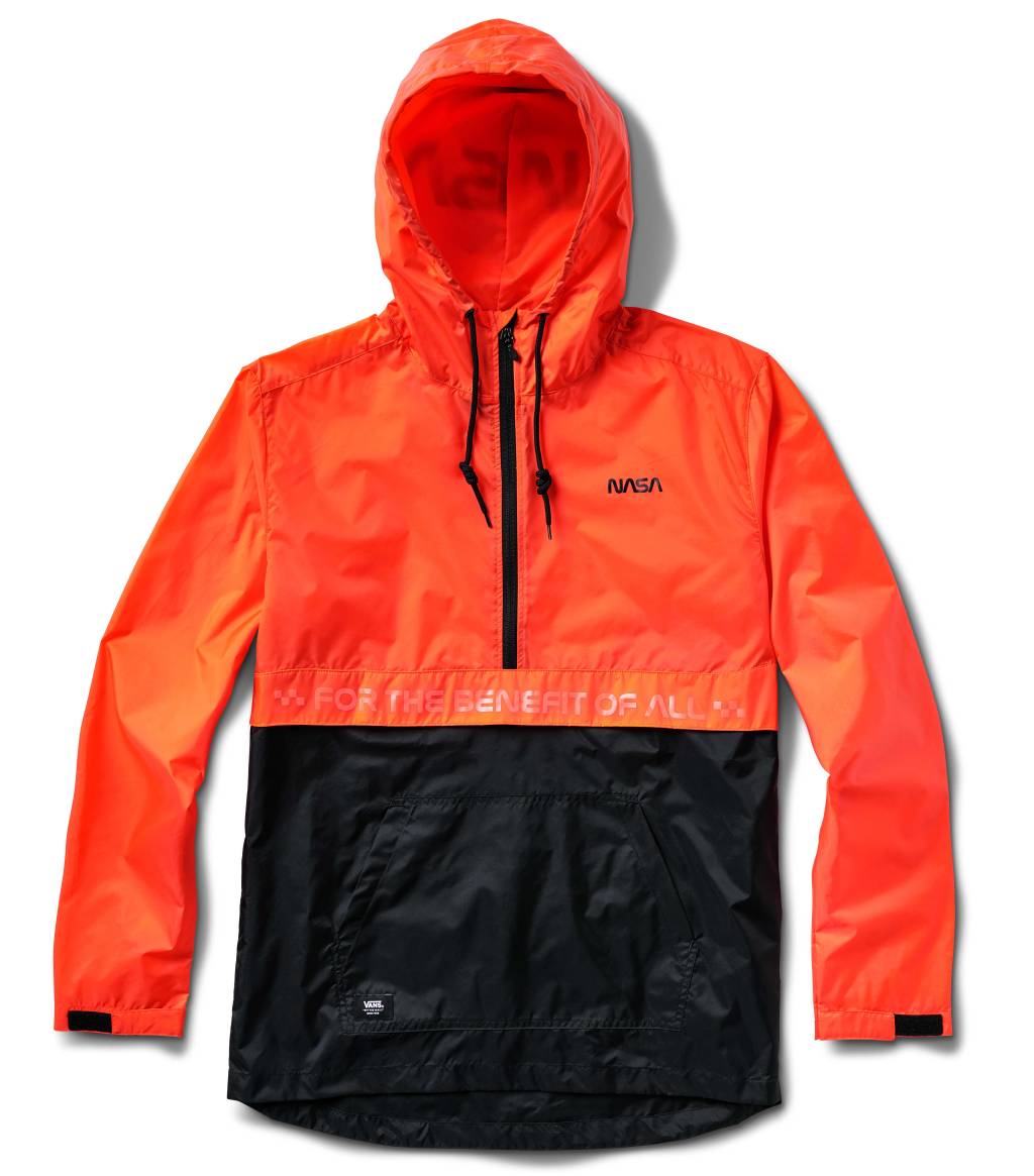 Vans cria coleção em homenagem à NASA 349858_840246_ho18_spacevoyager_vn0a3w7axh7_vansspaceanorak_spaceorange