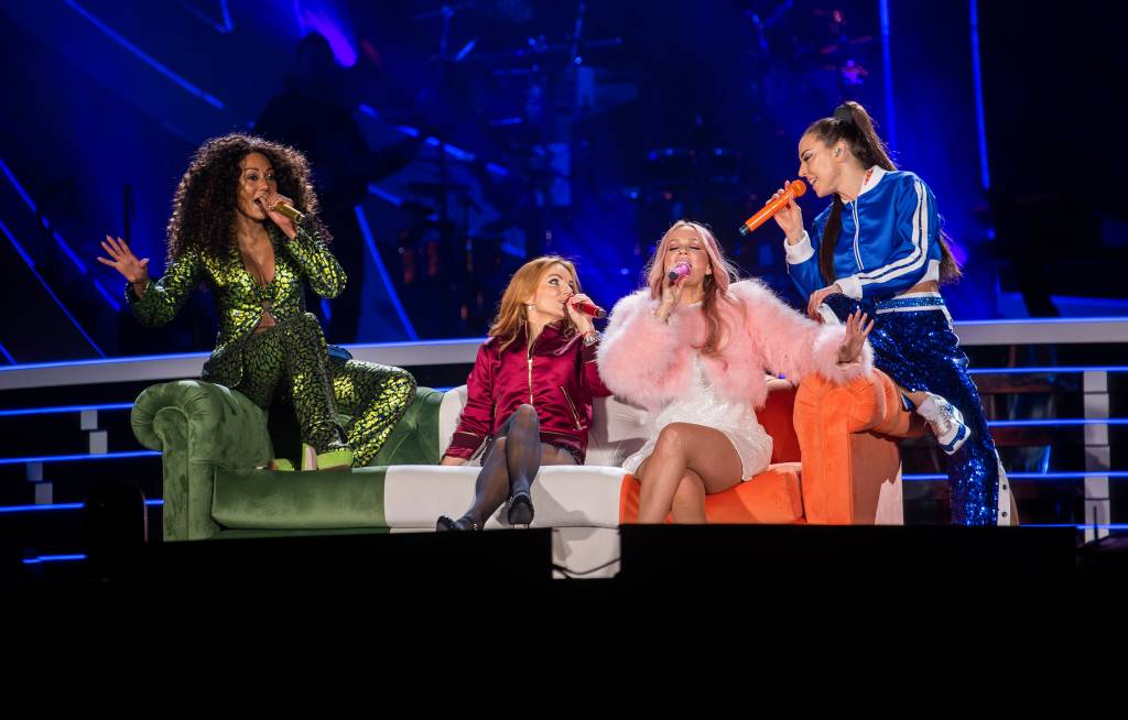 spice-girls-figurinos-da-nova-turne 361758_883237_sg_dublin_timms_0058