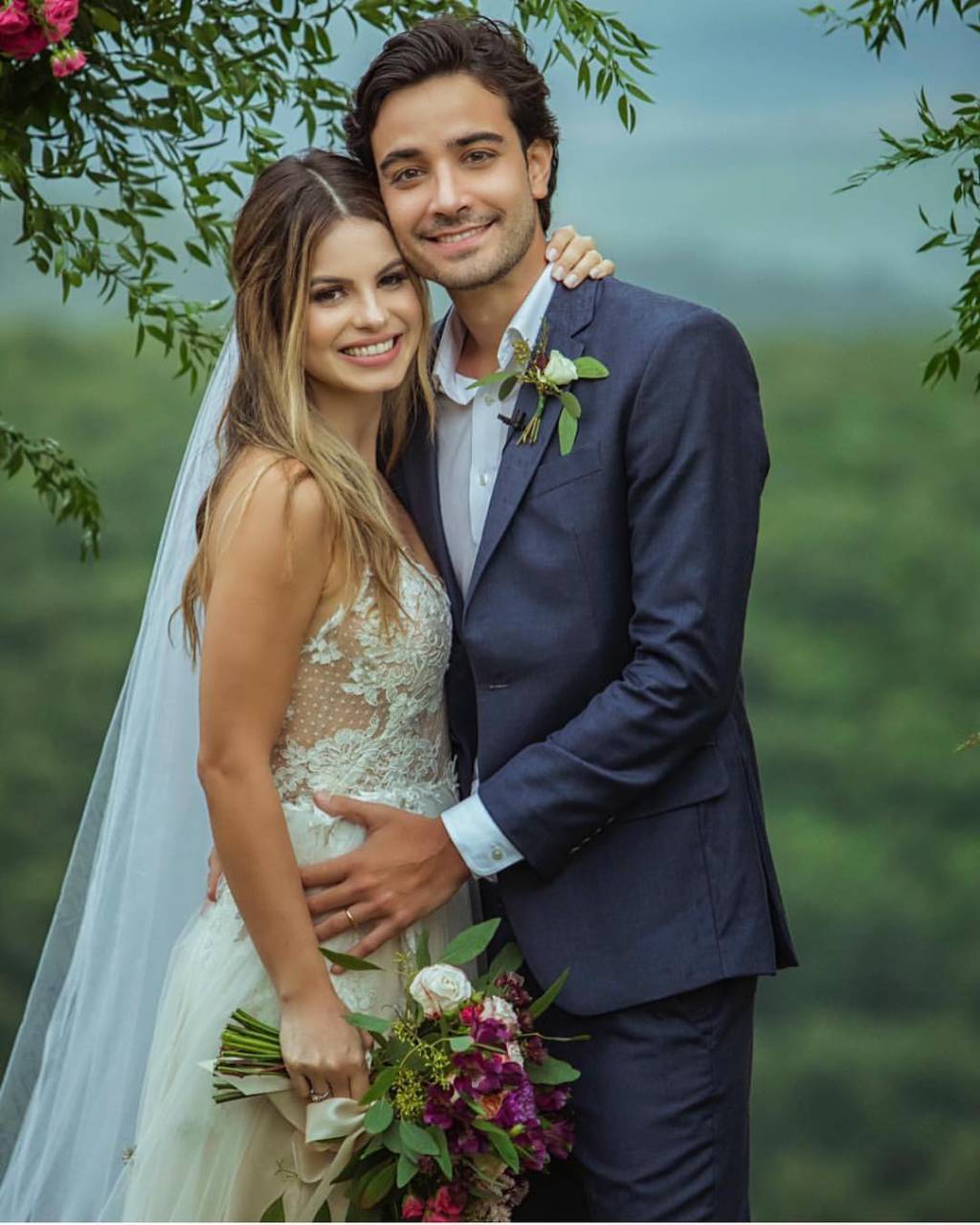 Sthefany Brito casamento 37979639_2121646194765930_5022908881953619968_n