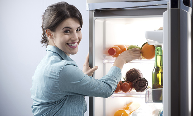 5 erros na organização da geladeira que podem fazer você engordar
