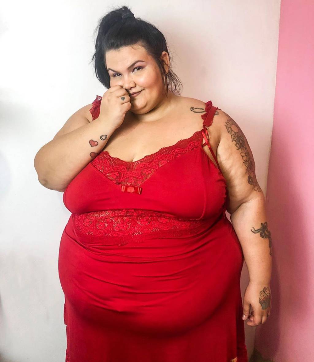 Bailarina tem foto censurada pelo Instagram e abre debate sobre gordofobia