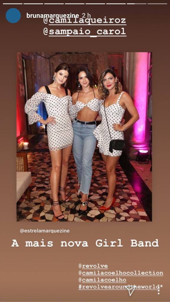 Bruna Marquezine e Camila Queiroz 64987784_318178165784841_2868662167995940864_n