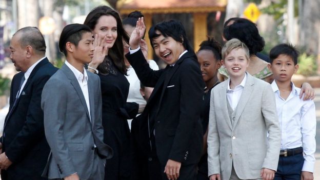 Angelina Jolie e filhos Angelina Jolie e filhos