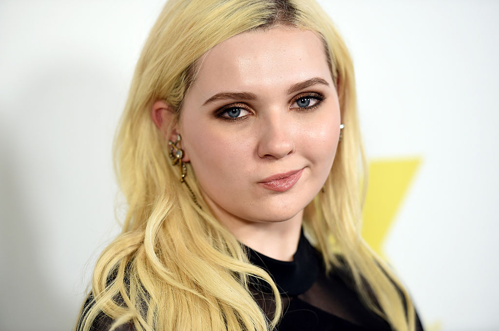 Abigail Breslin explica por que não denunciou agressão sexual