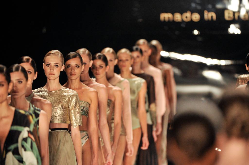 O que vai mudar na moda em 10 anos? Pesquisa aponta tendências