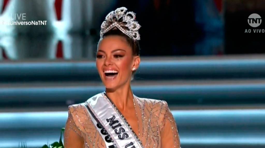 Demi-Leigh Nel-Peters da África do Sul é a Miss Universo 2017