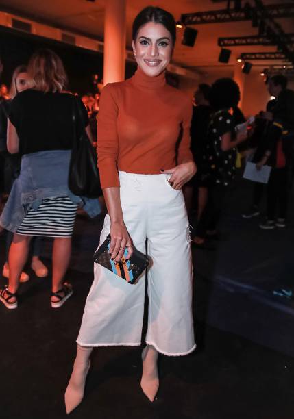 <b>07.03.16 // </b><strong>Michelle Dockery</strong> - Ela arrasou de macacão David Koma preto e branco na exibição do filme <em>The Sense Of An Ending</em> que aconteceu ontem em Nova York.