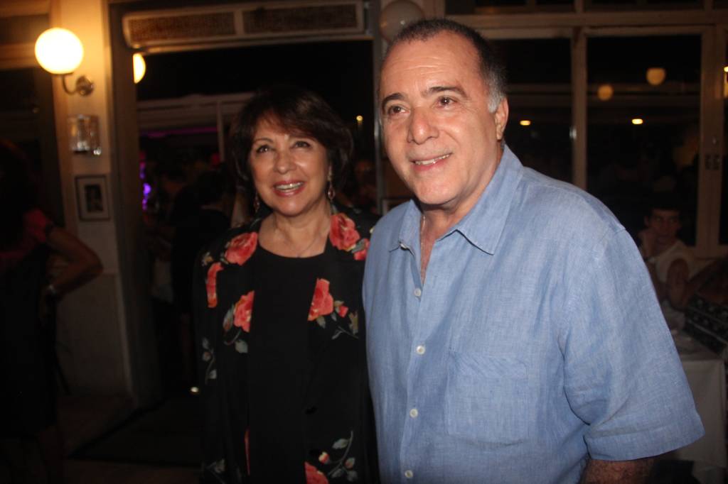 Tony Ramos e Lidiane Barbosa agnews_foto_ricardo_amaral_lanca_o_livro_a_cara_do_rio_com_a_presenca_de_famosos_20180529_1903_g