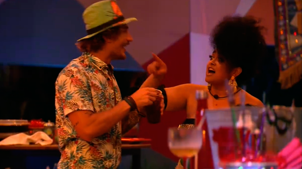 O clima entre Rízia e Alan no BBB19 azedou e eles discutiram sobre beijo