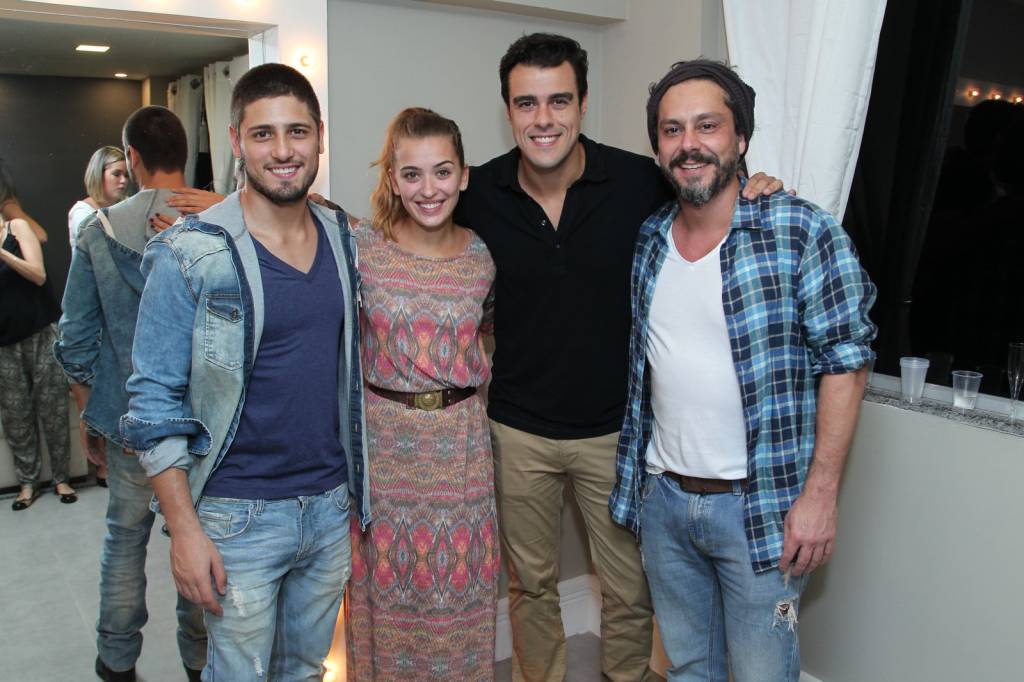 Alexandre Nero inaugura salão de beleza