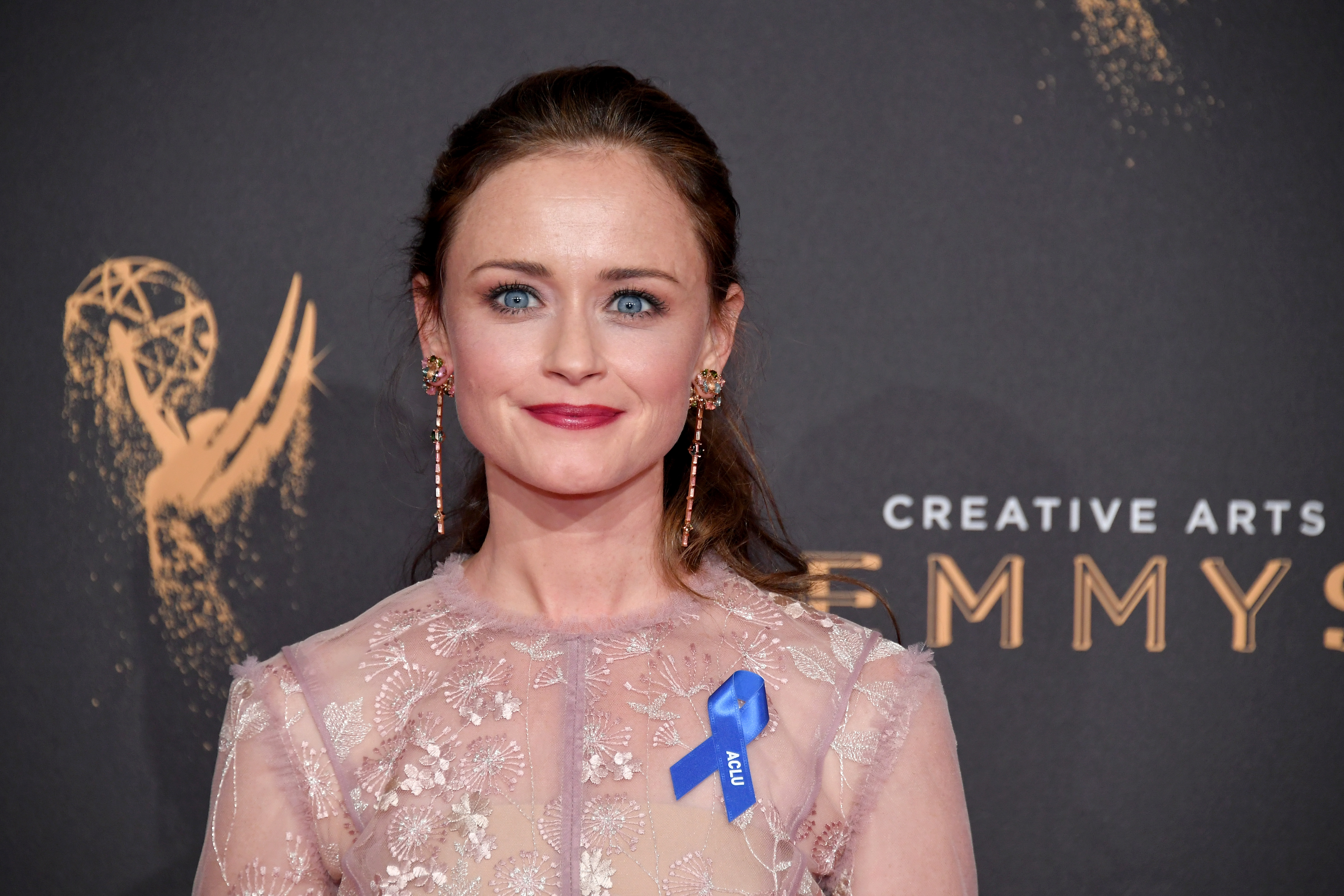 Alexis Bledel, a Rory de ‘Gilmore Girls’, ganhou um Emmy! | CLAUDIA