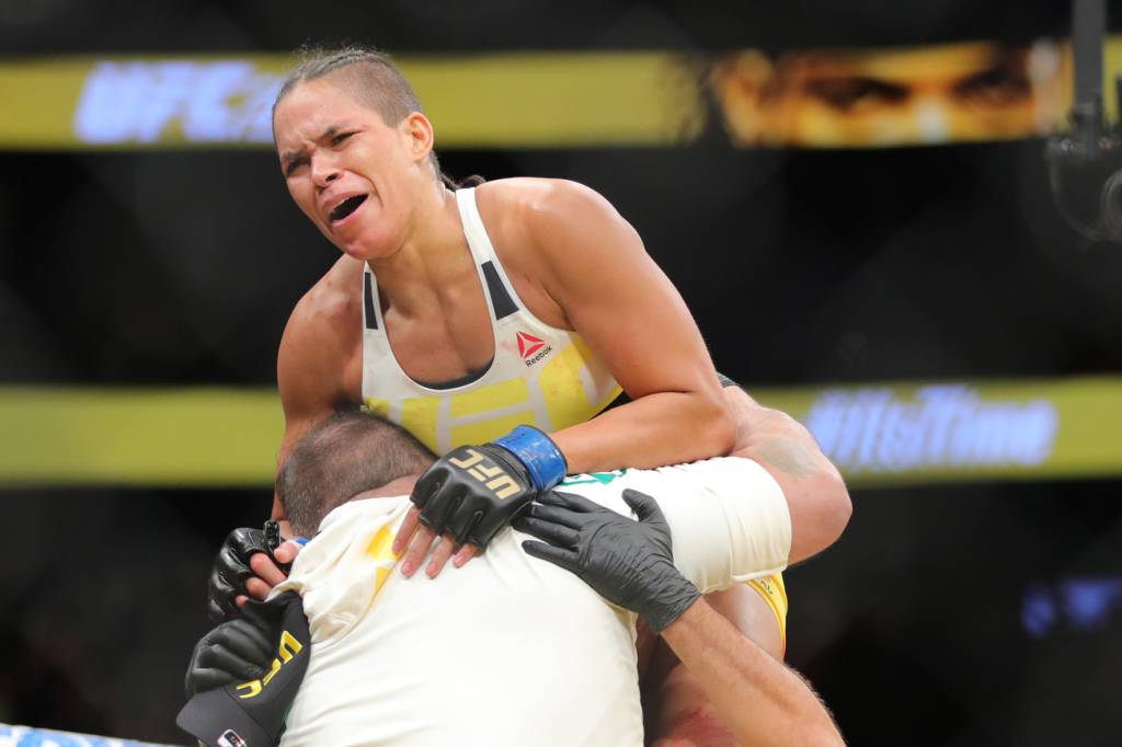 Amanda Nunes – UFC 200