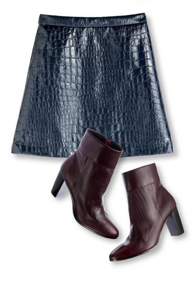 Saia de vinil, Raizz, R$ 262, tel. (11) 3221 1825. Botas de couro, Corello, R$ 380, tel. (11) 3060 5500. Saia de vinil, Raizz, R$ 262, tel. (11) 3221 1825. Botas de couro, Corello, R$ 380, tel. (11) 3060 5500.