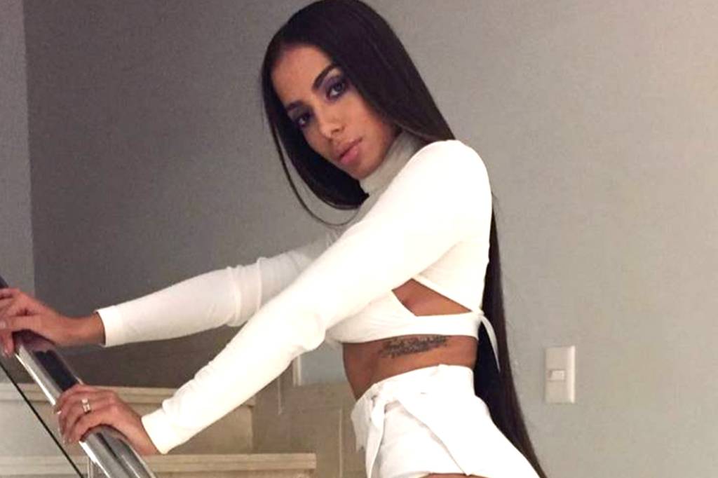 Anitta e Pabllo roubam a cena no red carpet do Prêmio Multishow