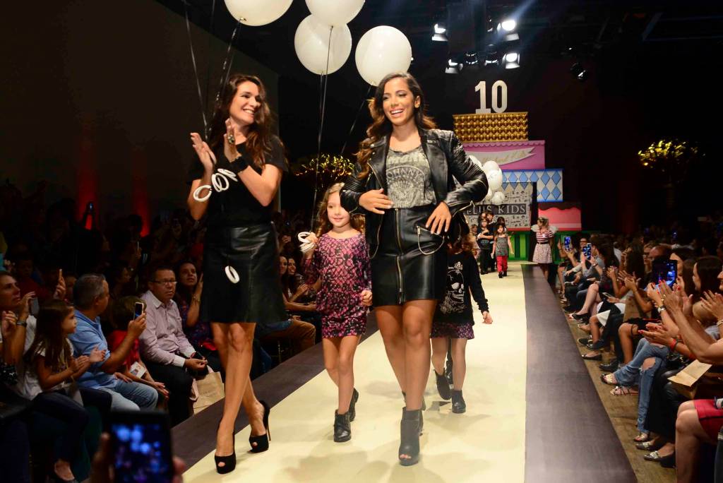 Anitta no Fashion Weekend Kids