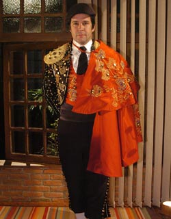 Ti-ti-ti: Nasce Victor Valentim