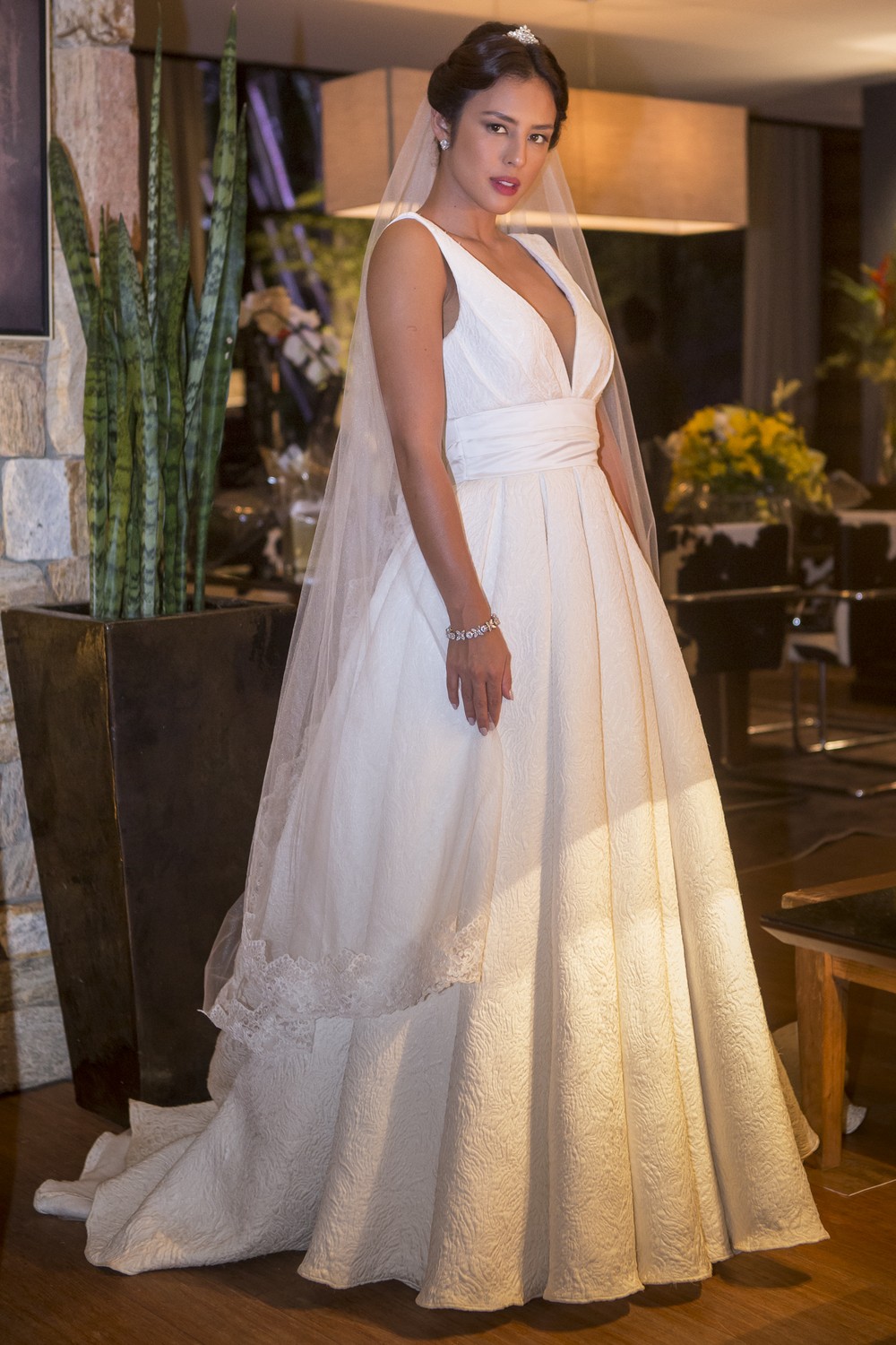 Yanna Lavigne - vestido de noiva Laura, o Sétimo Guardião