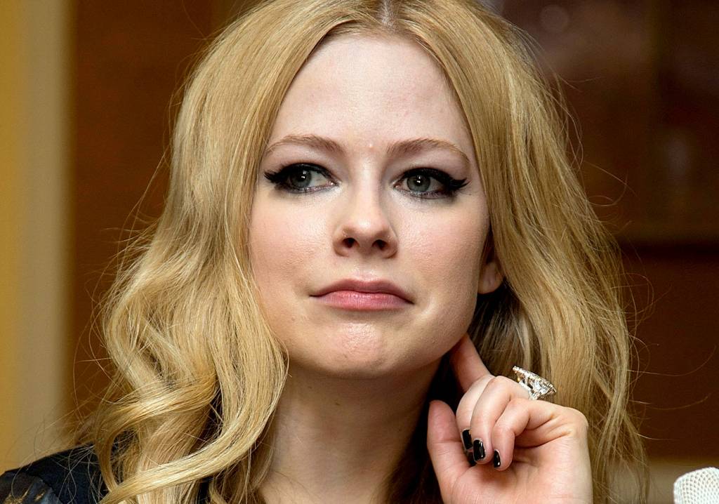 Avril Lavigne revela doença: “Pensei que estava morrendo”