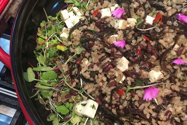 Baião de dois vegano com coração de bananeira