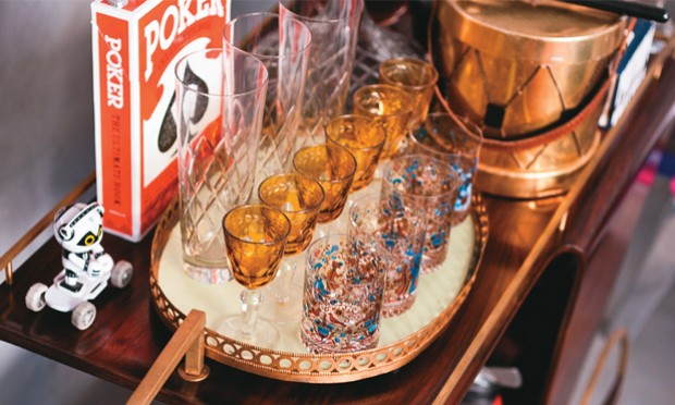 Bar portátil: bandejas diferentes dão charme ao décor