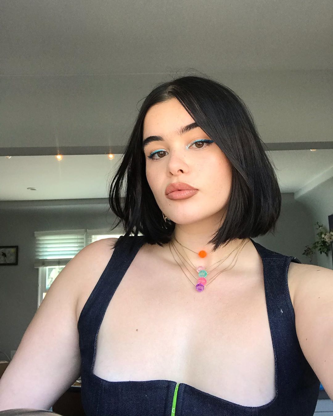 Barbie Ferreira pintou o cabelo no tom de verde mais glorioso já