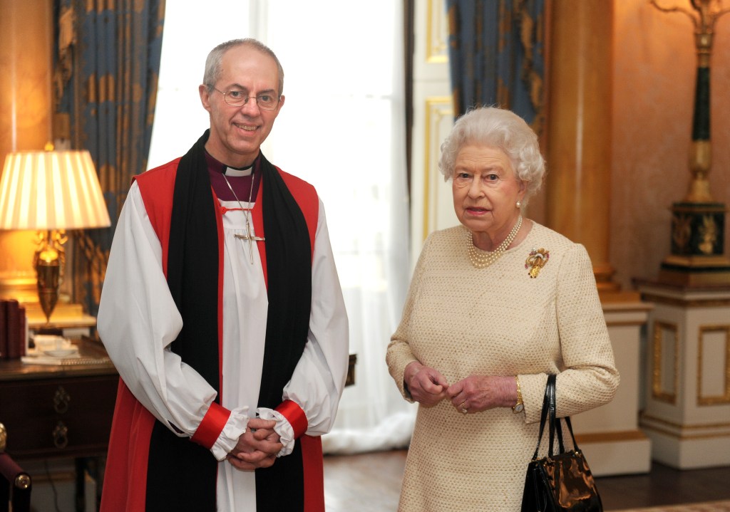 Rainha Elizabeth II, líder da Igreja Anglicana