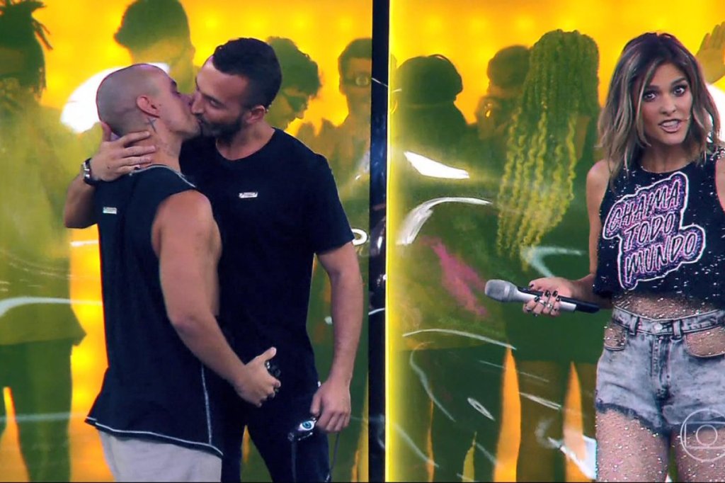 Amor & Sexo' e 'Sob Pressão' tiveram beijo gay na mesma noite | CLAUDIA