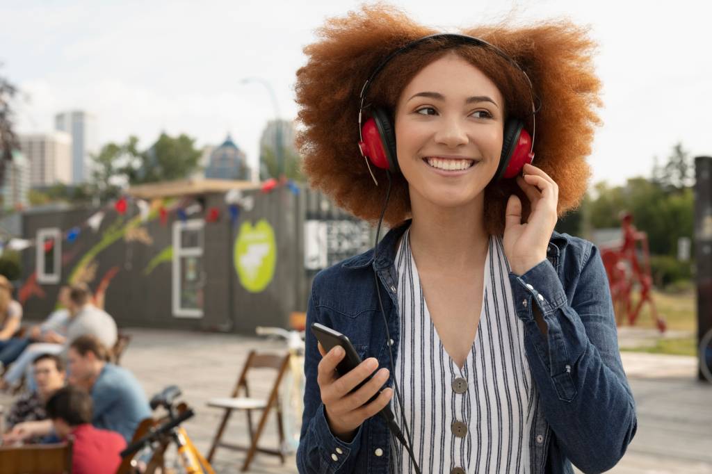 Muito mais que diversão: 6 benefícios que a música traz para sua saúde