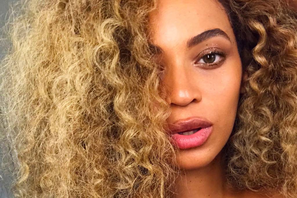 Beyoncé fez uma tattoo em homenagem aos filhos e ela é uma fofura