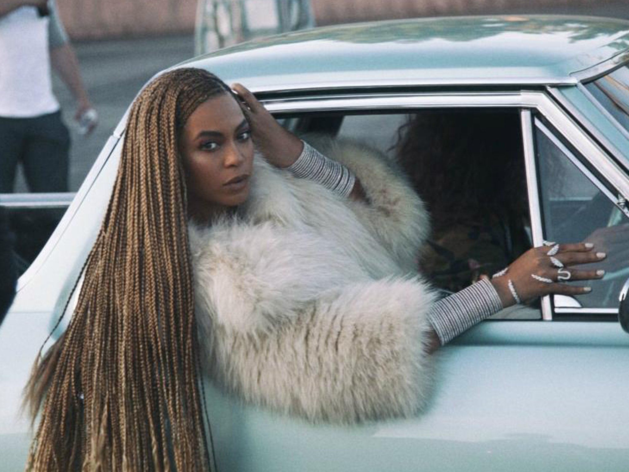 Beyoncé anuncia livro de 600 páginas para celebrar Lemonade | CLAUDIA