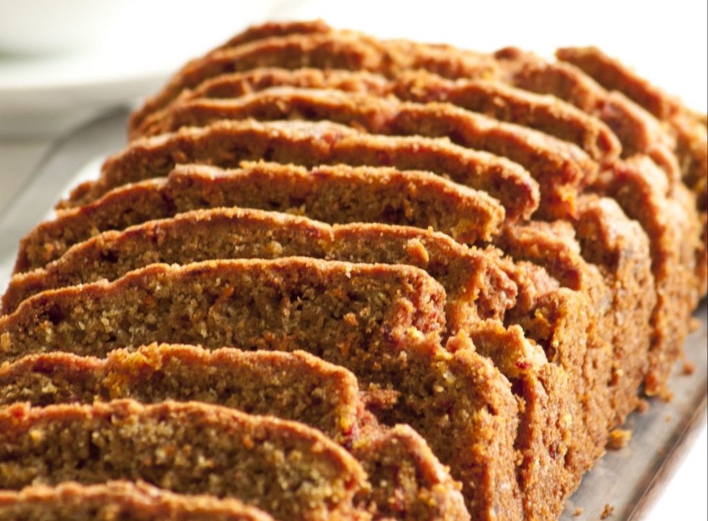 Bolo vegano de maçã com especiarias