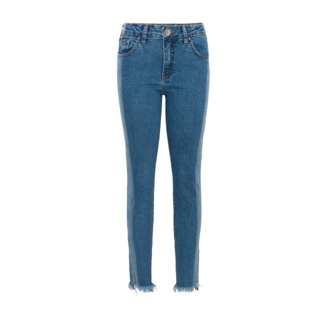 Calça jeans com detalhes, R$ 129,99. <i>*preços checados em março de 2017.</i>