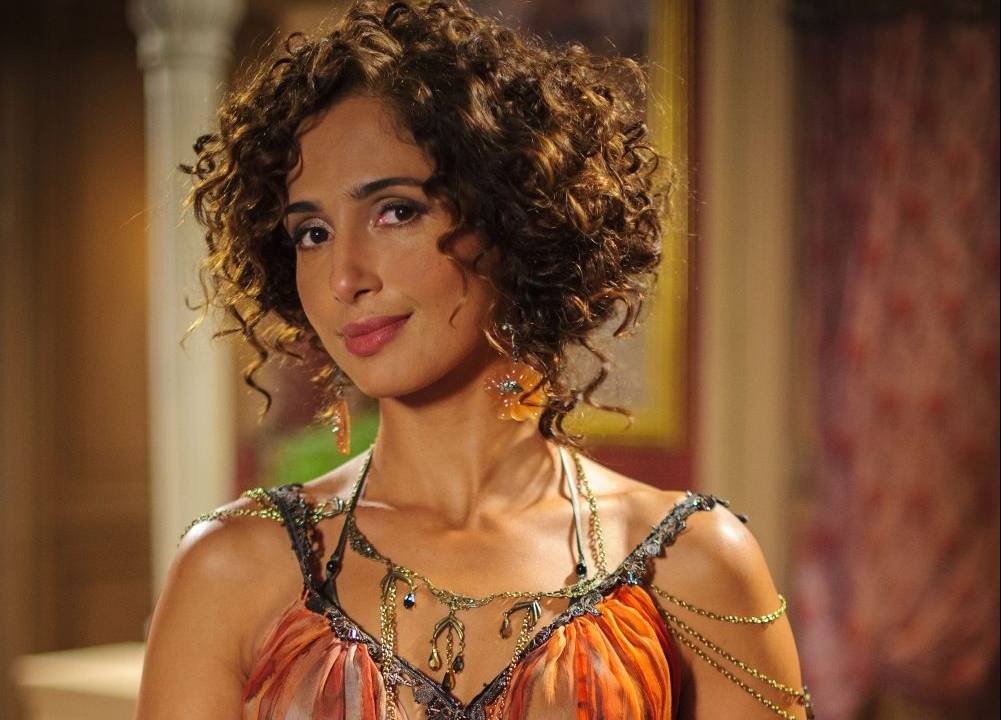 camila pitanga cabelo cacheado