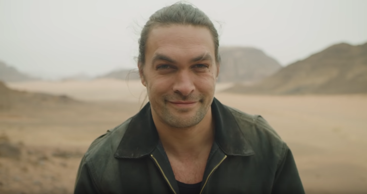 Jason Momoa tira a barba sete anos após cultivá-la por causa nobre contra uso excessivo de plásticos