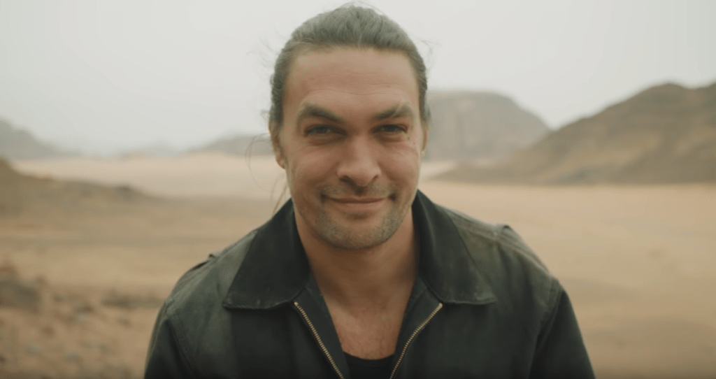 Jason Momoa tira a barba sete anos após cultivá-la por causa nobre contra uso excessivo de plásticos