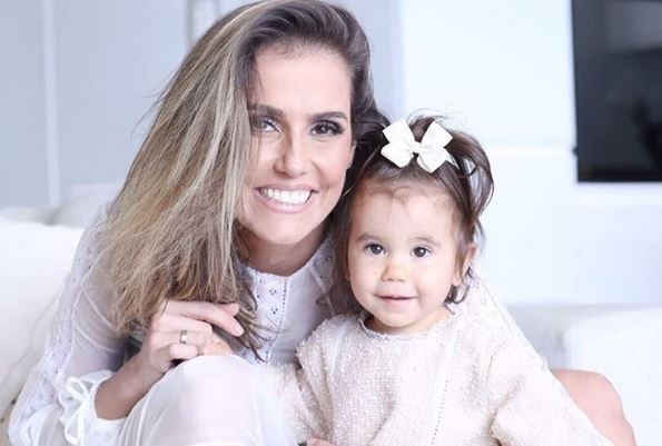 Deborah Secco revela o novo quartinho de Maria Flor