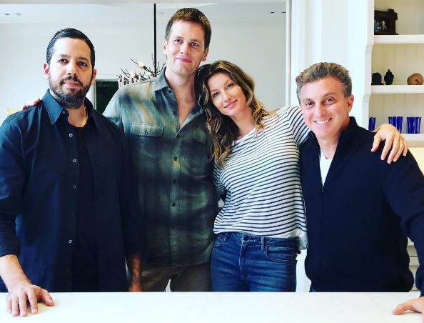 Gisele Bündchen e Tom Brady abrem sua casa para Luciano Huck