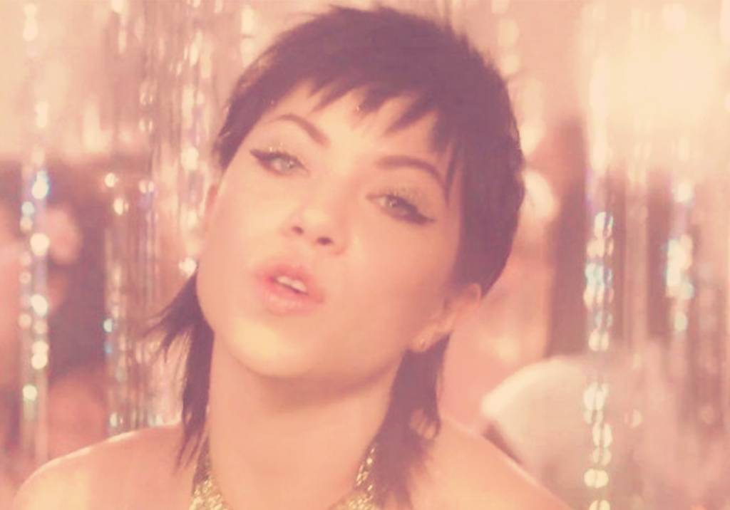 PLAYLIST: 17 músicas essenciais para um abril fabuloso