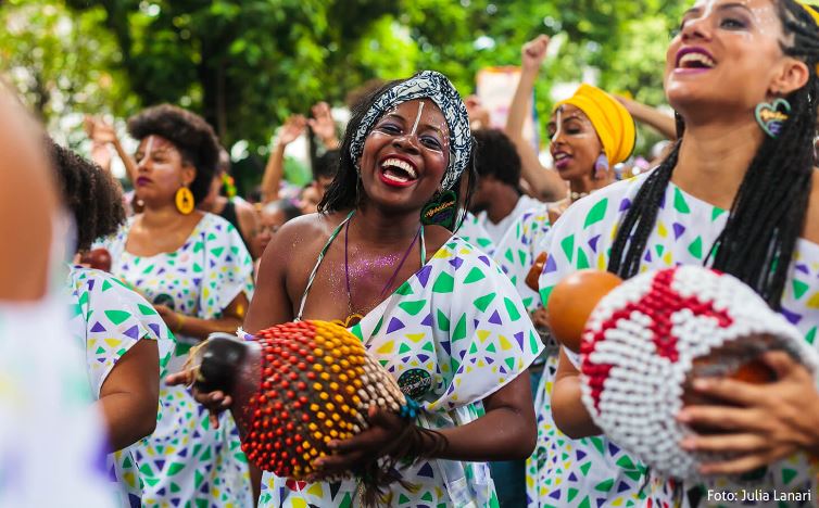 carnaval-de-rua-bh-angola-janga