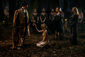 Sabrina no Batismo das Trevas em O Mundo Sombrio de Sabrina, nova série da Netflix Sabrina no Batismo das Trevas em O Mundo Sombrio de Sabrina, nova série da Netflix