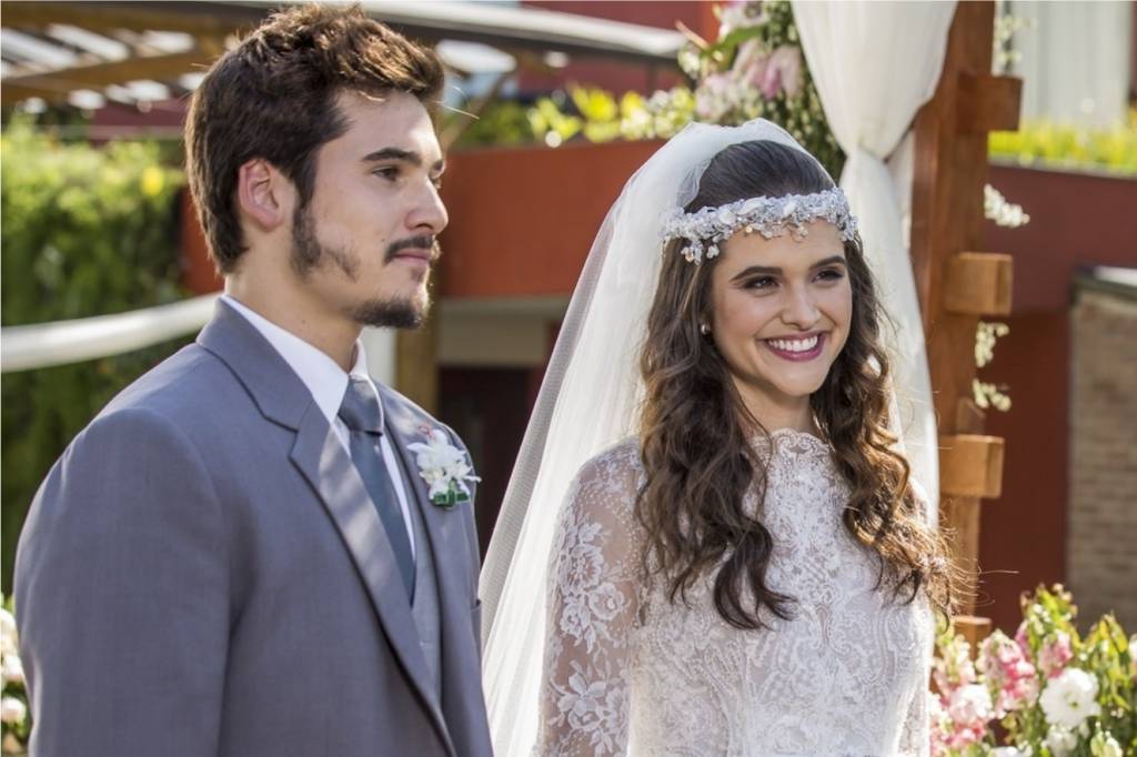 Marocas e Samuca vão se casar em O Tempo Não Para. Veja o vestido de noiva