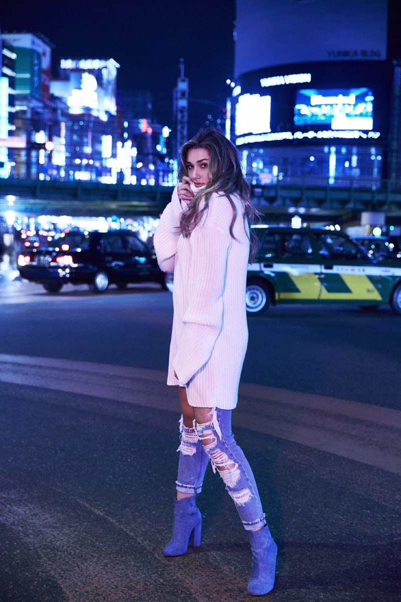 Sasha veste suas criações para Coca Cola Jeans Sasha veste suas criações para Coca Cola Jeans