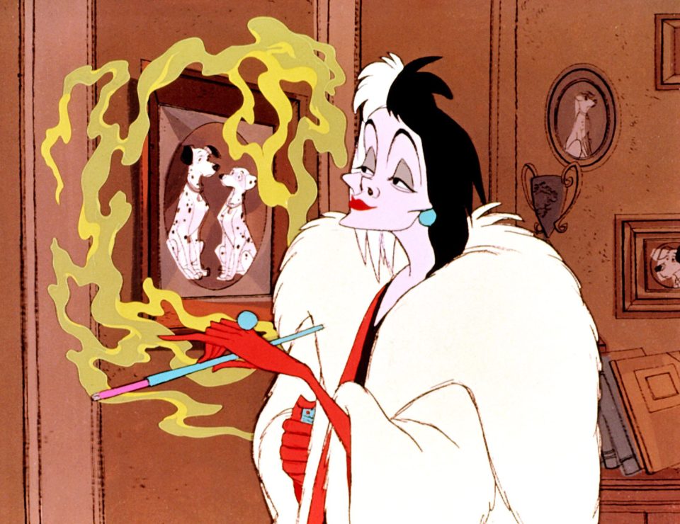 Disney divulga 1ª imagem oficial de Emma Stone no filme ‘Cruella’