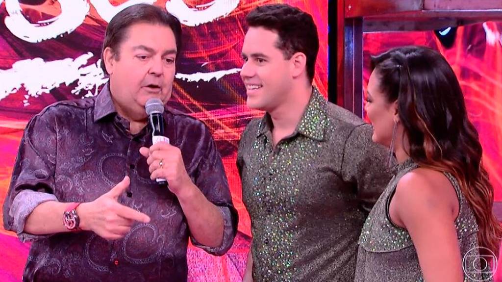 Faustão responde críticas ao Dança dos Famosos durante repescagem