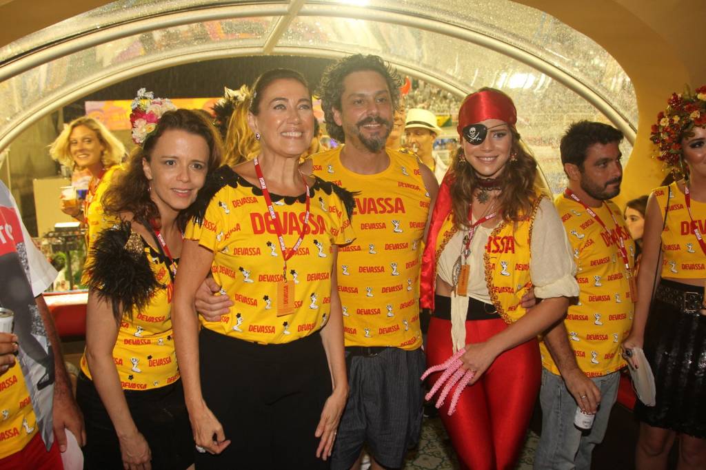 Dani Barros, Alexandre Nero, Lilia Cabral e Leandra Leal na Sapucaí